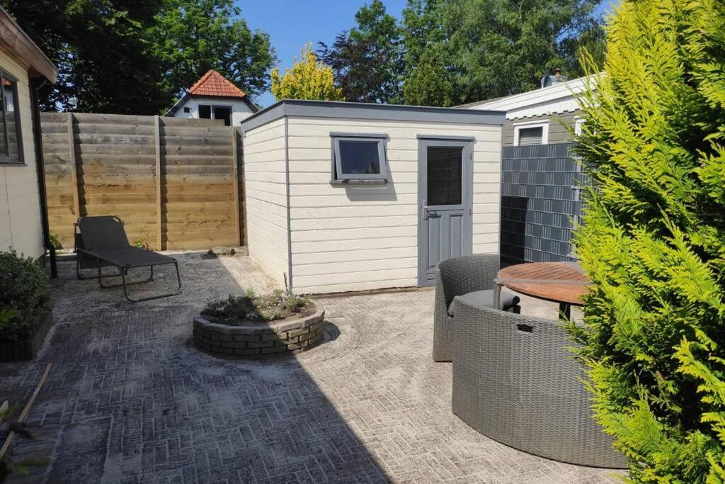 Een Gezellige Chalet Met Zonnige Buitenruimte Op De Veluwe! Putten Exterior photo
